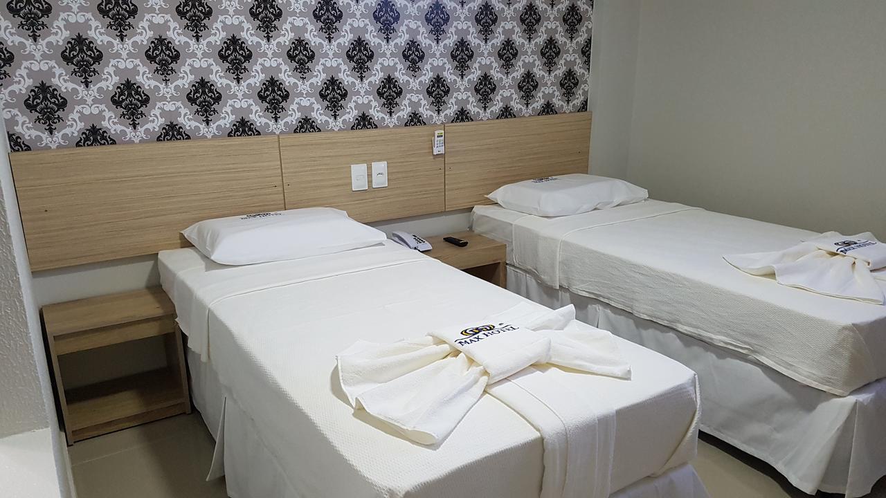 Max Hotel Арковерді Екстер'єр фото