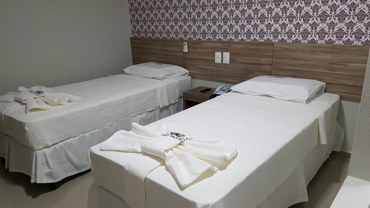 Max Hotel Арковерді Екстер'єр фото