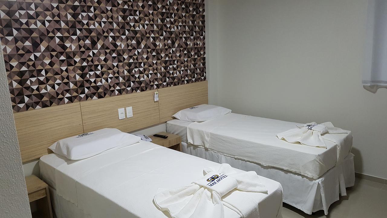 Max Hotel Арковерді Екстер'єр фото